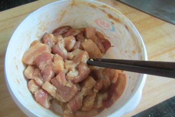 油豆腐焖肉家常做法，怎么做油豆腐烧肉窍门图3