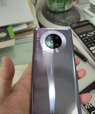 mate30pro出厂带膜,华为mate30pro手机屏多少钱图2