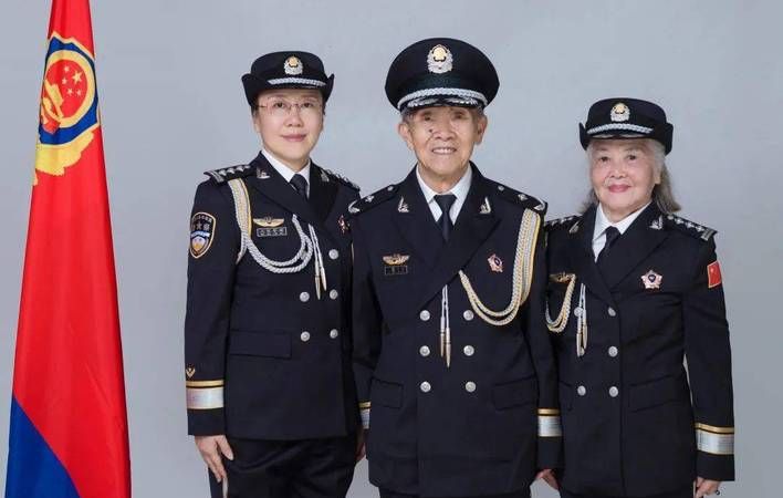 退休民警可以穿警服,退休民警穿警服违法图3