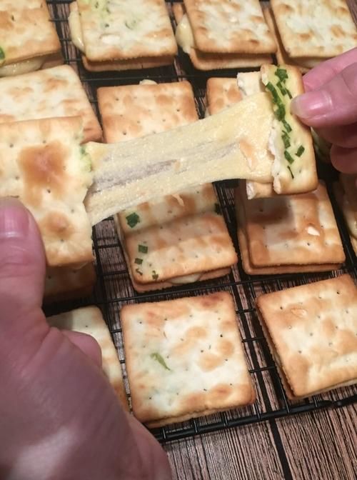 牛轧饼干做法 原来是这样做的,牛轧糖饼干的做法最佳配方图17