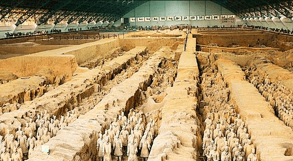 雨天去看兵马俑可以,下雨天可以去兵马俑玩