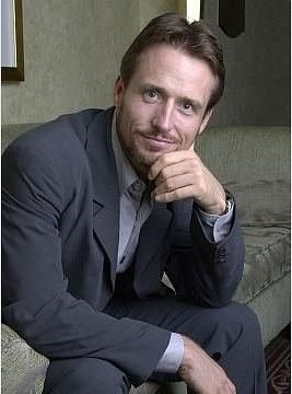 linus roache,黑人坤塔肯迪是哪部电影里的角色图3