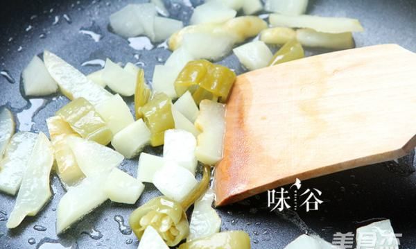 万州烤鱼的正宗做法，万州烤鱼炒料里面要加些什么香料才好吃图14