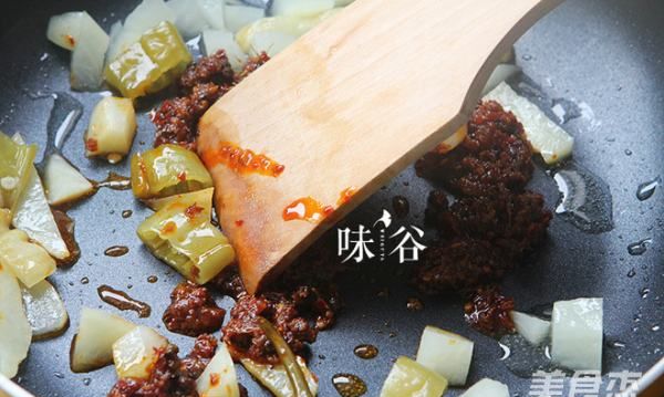 万州烤鱼的正宗做法，万州烤鱼炒料里面要加些什么香料才好吃图15