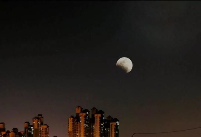 今晚没月亮什么意思,今夜无月是什么意思图2