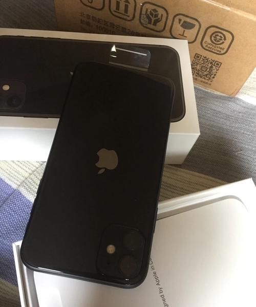 苹果手机iphone 有黑边,iPhone各代黑边对比图1