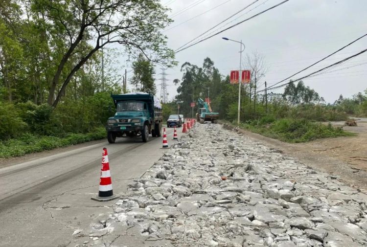 梦见回家的路被挖正在修路,梦见回家的路正在修不好走图2