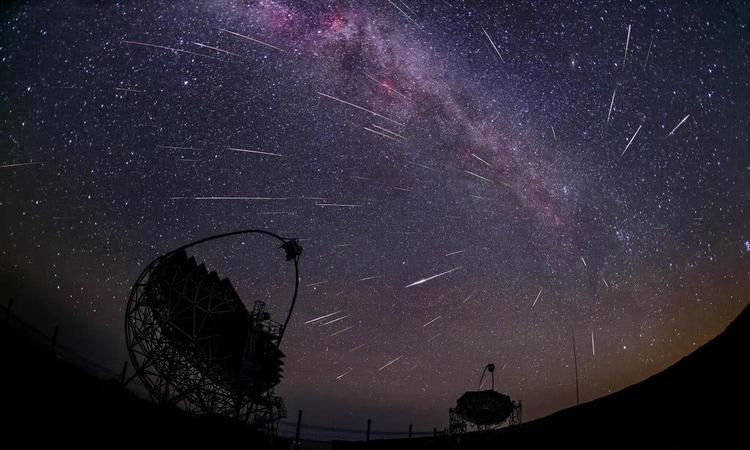 怎么拍流星雨好看,三种摄影技巧轻松搞定灯光流星雨的方法图4