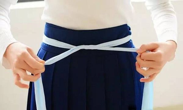 小孩子的汉服带子怎么系，儿童汉服腰带怎么系图解男生图9