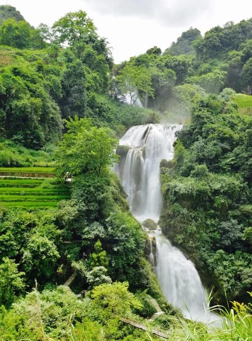 三腊瀑布在哪里,文山好玩的地方有哪些图1