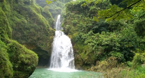 三腊瀑布在哪里,文山好玩的地方有哪些图4