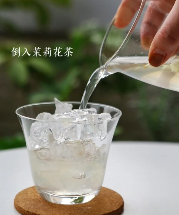 乌龙茶和柠檬一起泡，乌龙茶搭配什么水果做成茶饮特别好喝的图7