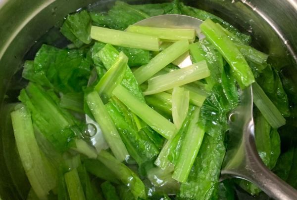 蒜蓉油麦菜怎么做好吃,油麦菜的做法大全家常凉拌图9