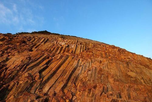 什么岩石是三大类岩石的主体,什么是三大类岩石的主体占地壳岩石体积的60以上图1